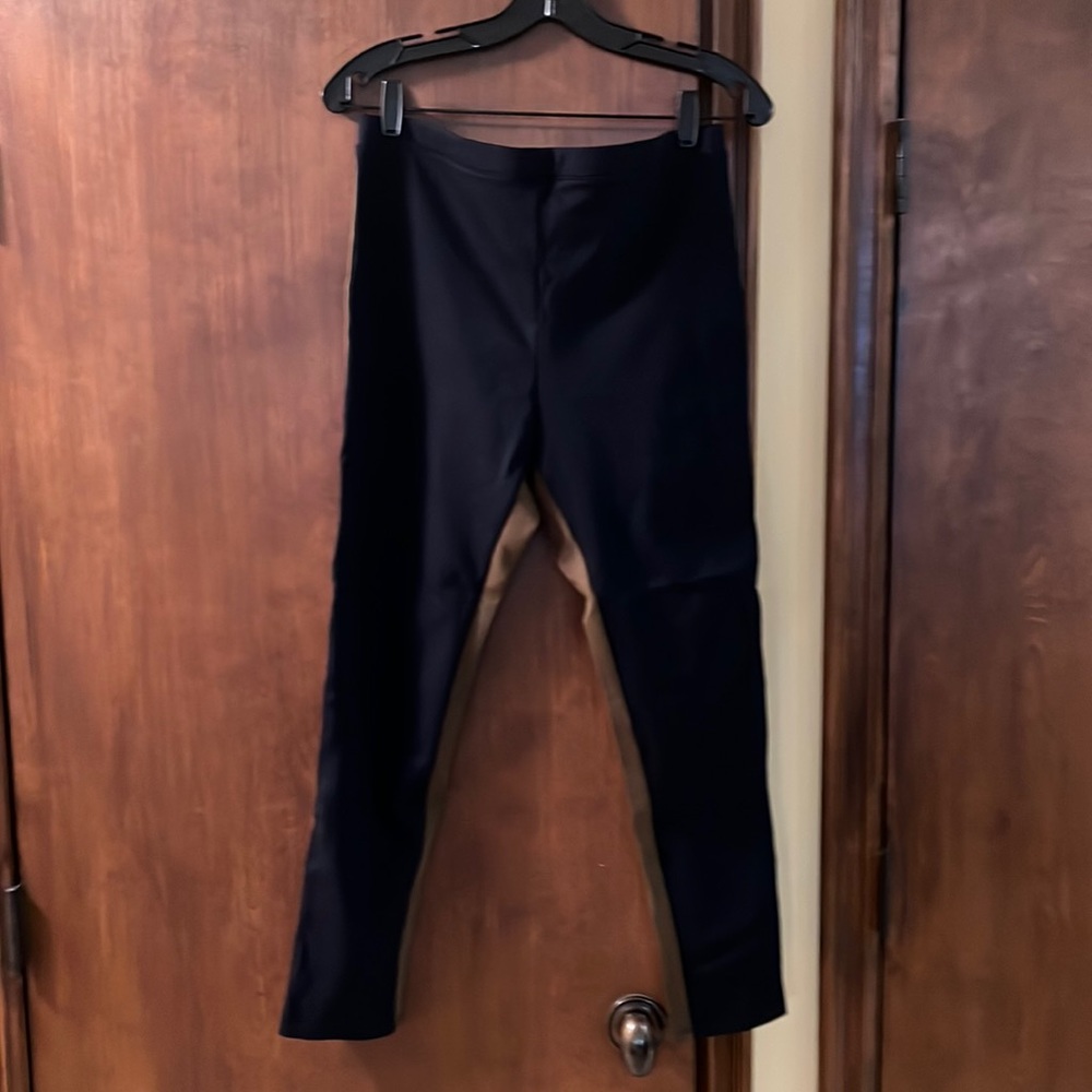 VPL leggings size L, can be done as M, thick fabric, viscose and elastane